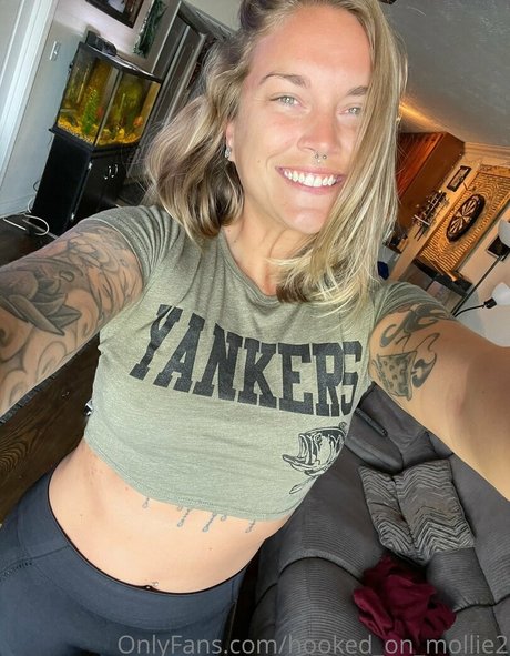 Hookedonmollie2