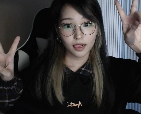 Kang Hee Yoon