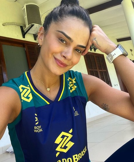 Lara Nobre