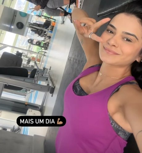 Lara Nobre