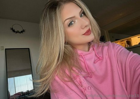 Foto desnuda filtrada de OnlyFans de Kenziecutie18