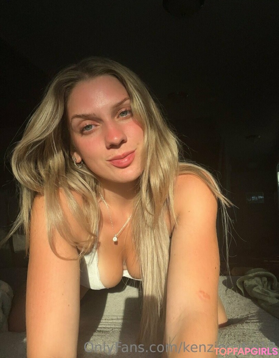 Foto desnuda filtrada de OnlyFans de Kenziecutie18 #277 Foto desnuda filtrada de OnlyFans de Kenziecutie18 #277