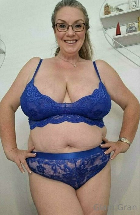 Foto desnuda filtrada de OnlyFans de Glamgran56