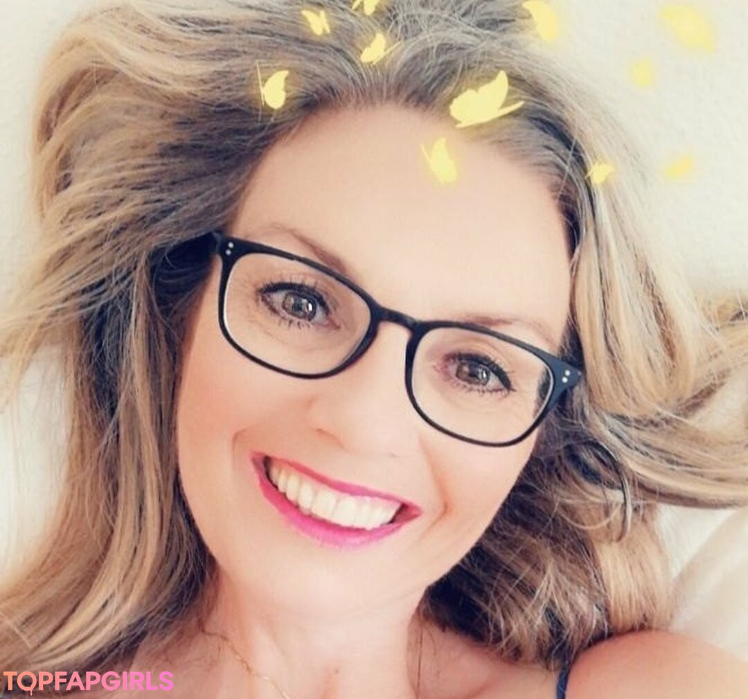 Foto desnuda filtrada de OnlyFans de Glamgran56 #66 Foto desnuda filtrada de OnlyFans de Glamgran56 #66