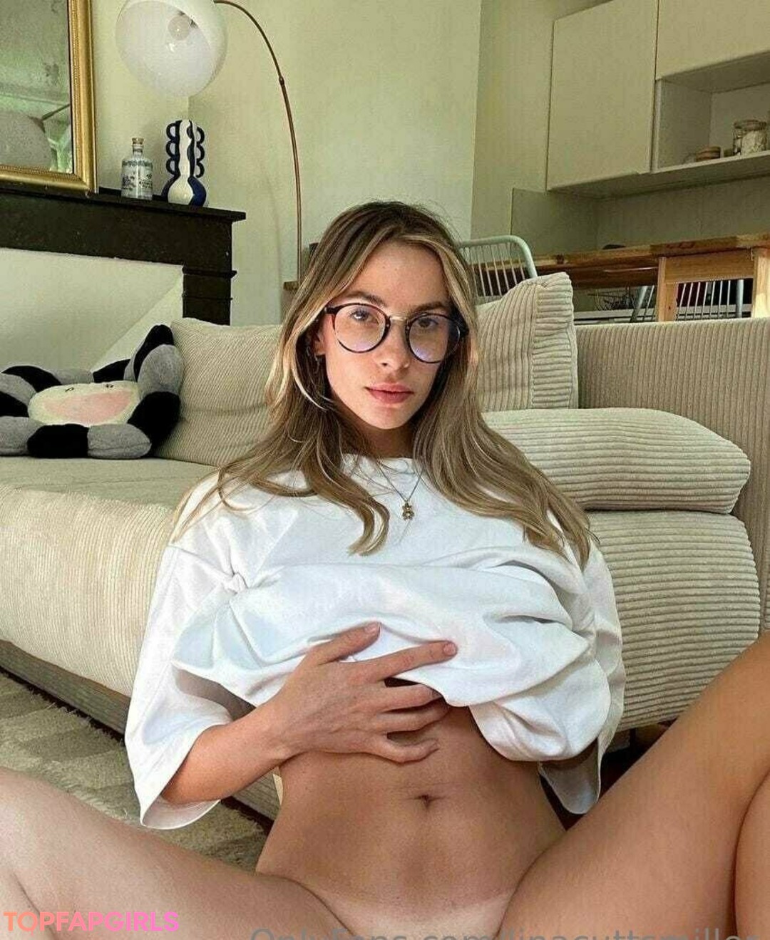 Foto desnuda filtrada de OnlyFans de Linacuttsmiller #39 Foto desnuda filtrada de OnlyFans de Linacuttsmiller #39