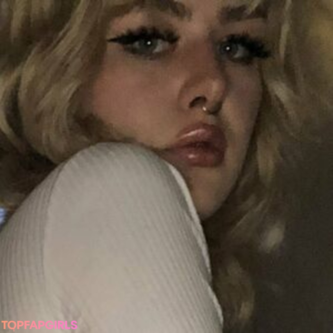 Foto desnuda filtrada de OnlyFans de Softgodess #98 Foto desnuda filtrada de OnlyFans de Softgodess #98