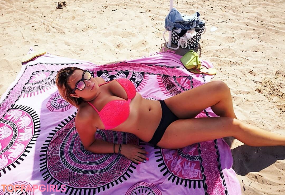 Foto desnuda filtrada de OnlyFans de Curvygirl89 #98 Foto desnuda filtrada de OnlyFans de Curvygirl89 #98