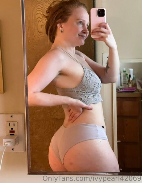 Foto desnuda filtrada de OnlyFans de Ivypearl42069
