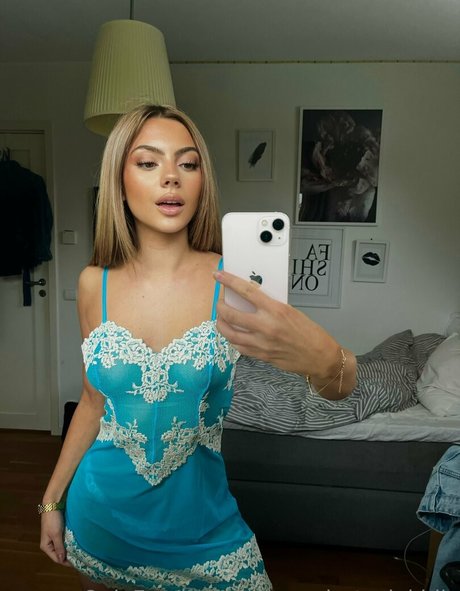 Foto desnuda filtrada de OnlyFans de Alexandra Tsolakidis