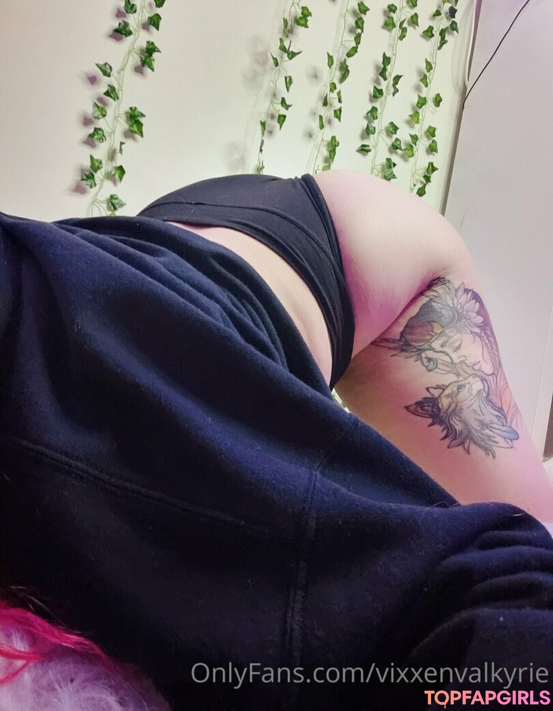 Foto desnuda filtrada de OnlyFans de Vixxenvalkyrie #127 Foto desnuda filtrada de OnlyFans de Vixxenvalkyrie #127