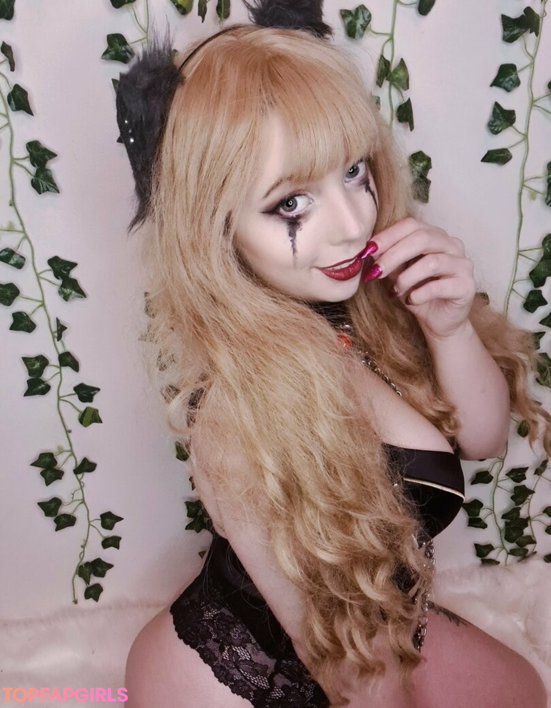 Foto desnuda filtrada de OnlyFans de Vixxenvalkyrie #34 Foto desnuda filtrada de OnlyFans de Vixxenvalkyrie #34