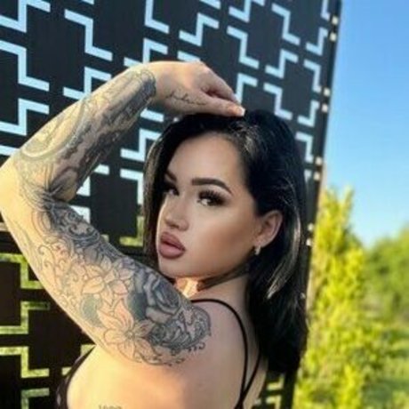 Amanda Flores