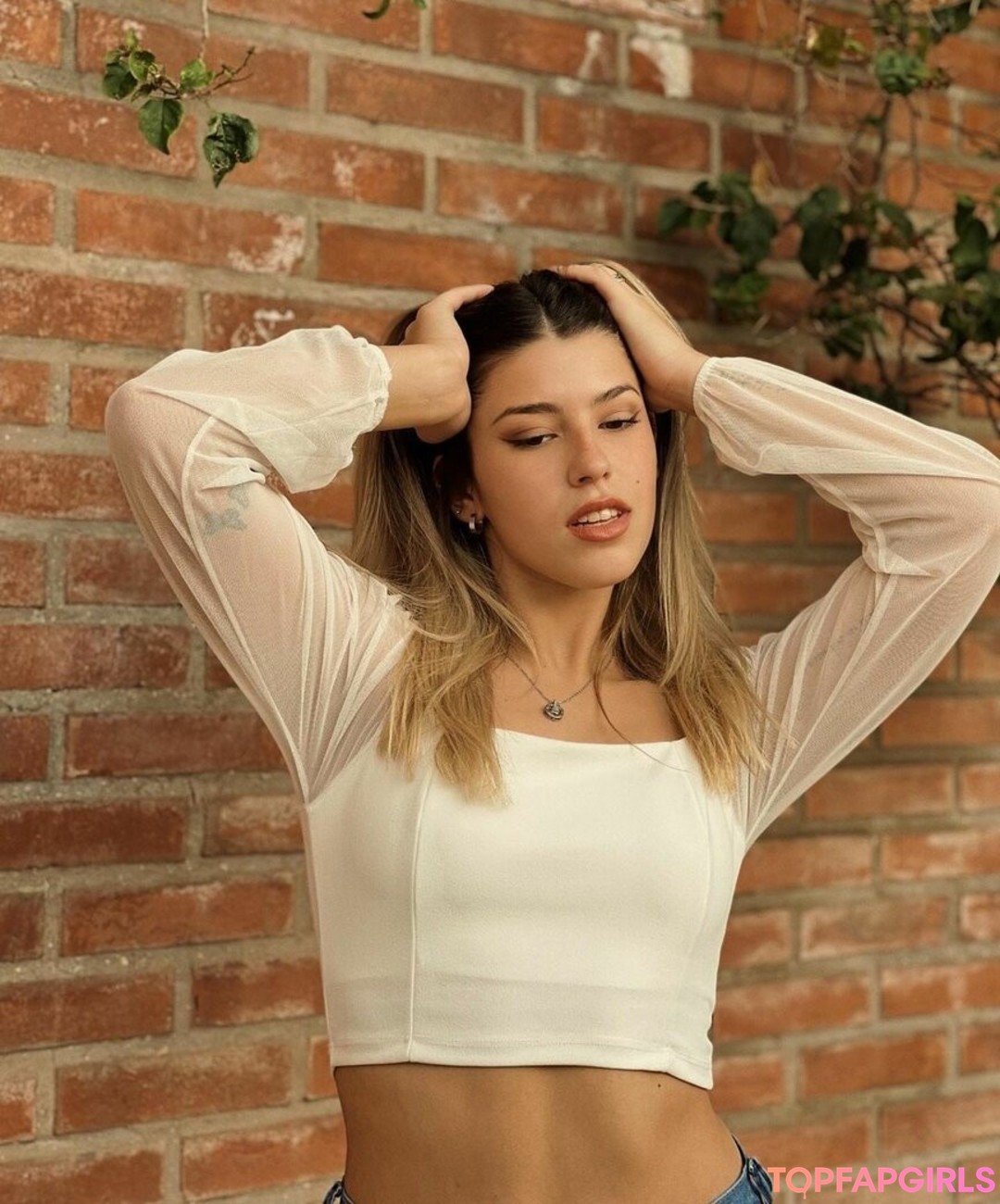 Foto desnuda filtrada de OnlyFans de Valentina Legaria #305 Foto desnuda filtrada de OnlyFans de Valentina Legaria #305