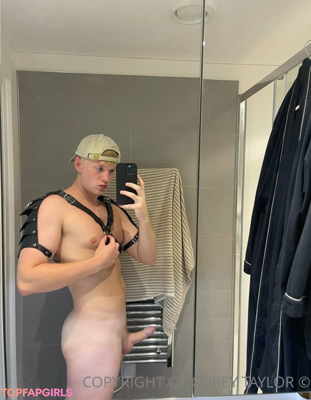 Foto desnuda filtrada de OnlyFans de Coreytaylorvip #116 Foto desnuda filtrada de OnlyFans de Coreytaylorvip #116