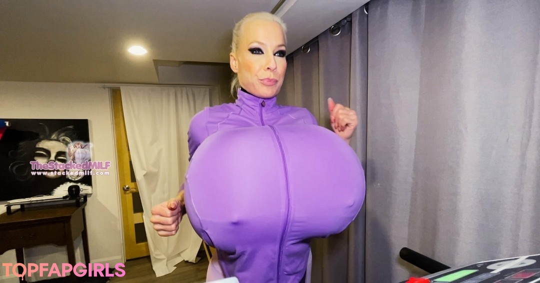 Foto desnuda filtrada de OnlyFans de Thebustysasha #250 Foto desnuda filtrada de OnlyFans de Thebustysasha #250