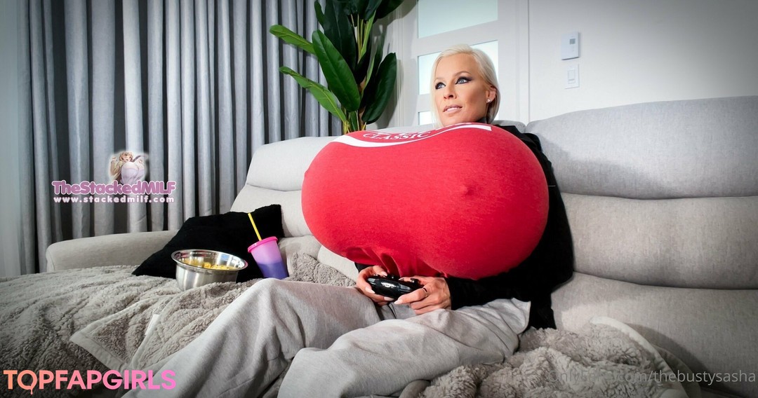 Foto desnuda filtrada de OnlyFans de Thebustysasha #656 Foto desnuda filtrada de OnlyFans de Thebustysasha #656