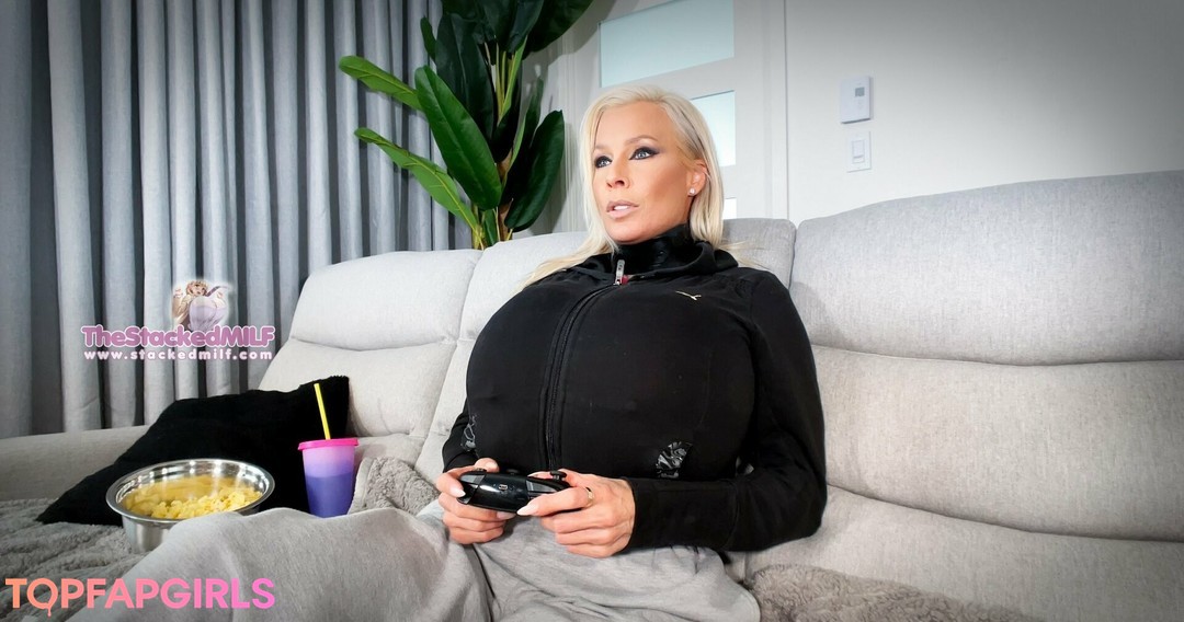 Foto desnuda filtrada de OnlyFans de Thebustysasha #660 Foto desnuda filtrada de OnlyFans de Thebustysasha #660