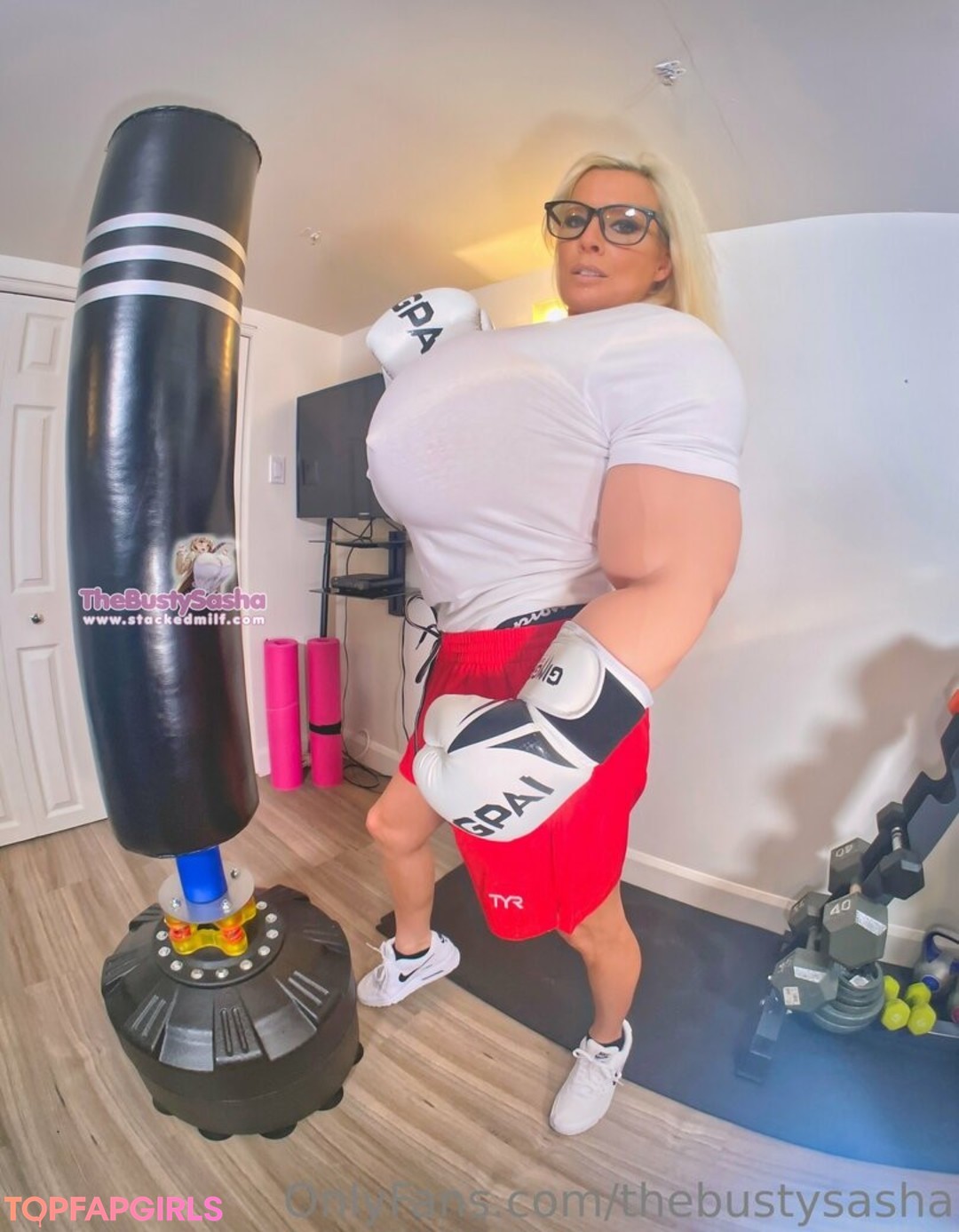 Foto desnuda filtrada de OnlyFans de Thebustysasha #683 Foto desnuda filtrada de OnlyFans de Thebustysasha #683