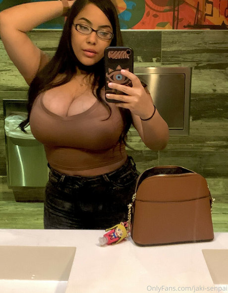 Foto desnuda filtrada de OnlyFans de Jaki Senpai