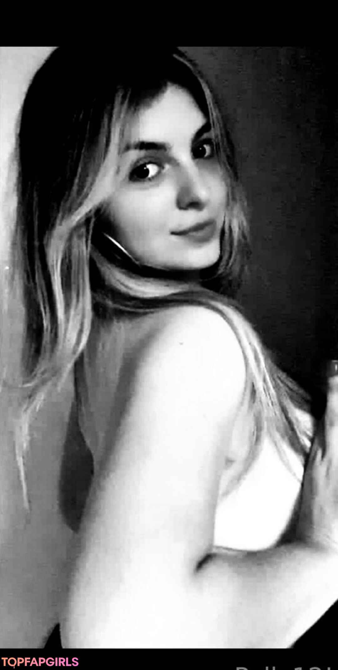 Foto desnuda filtrada de OnlyFans de Biacamargo12 #3 Foto desnuda filtrada de OnlyFans de Biacamargo12 #3