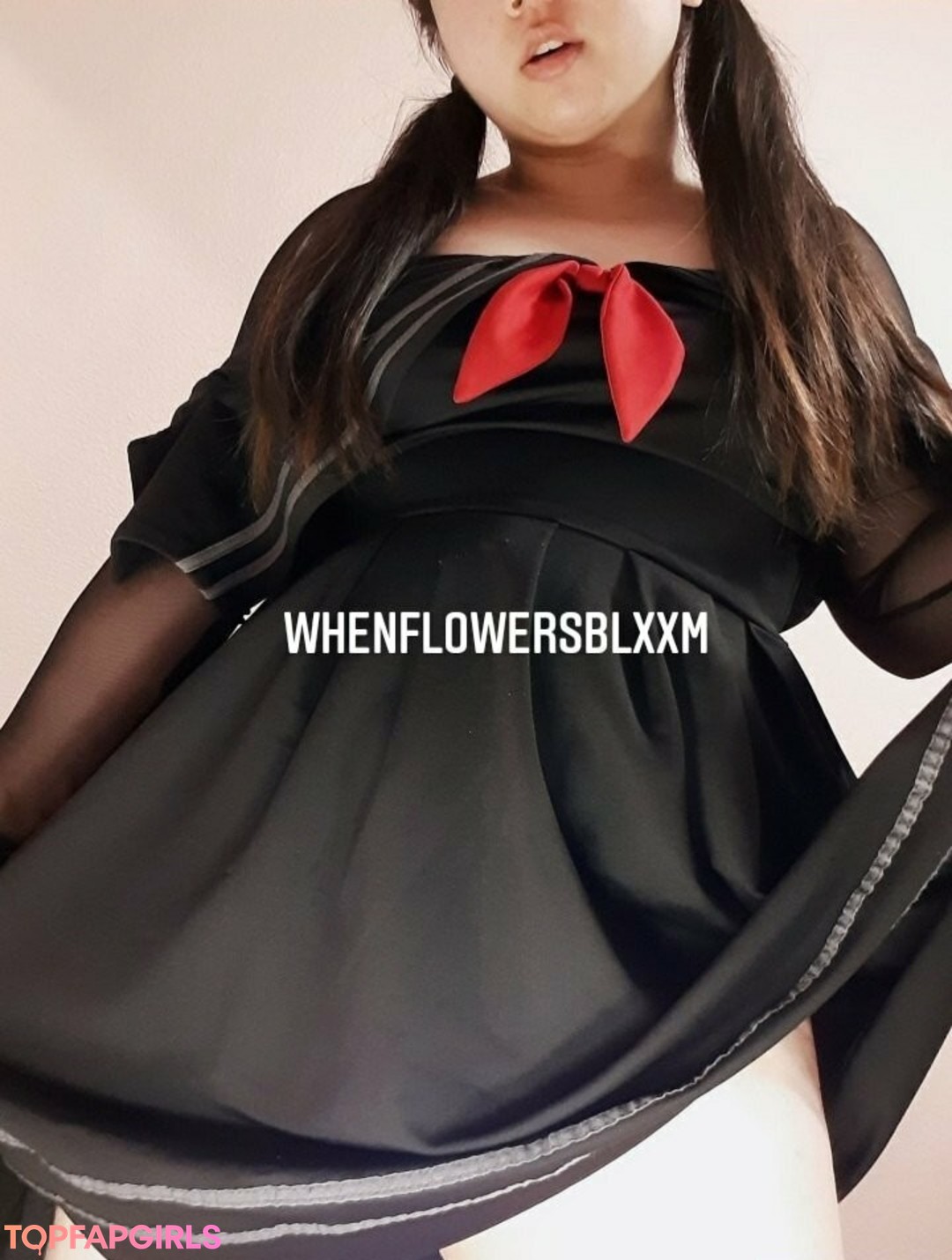 Foto desnuda filtrada de OnlyFans de Whenflowersbloom #42 Foto desnuda filtrada de OnlyFans de Whenflowersbloom #42