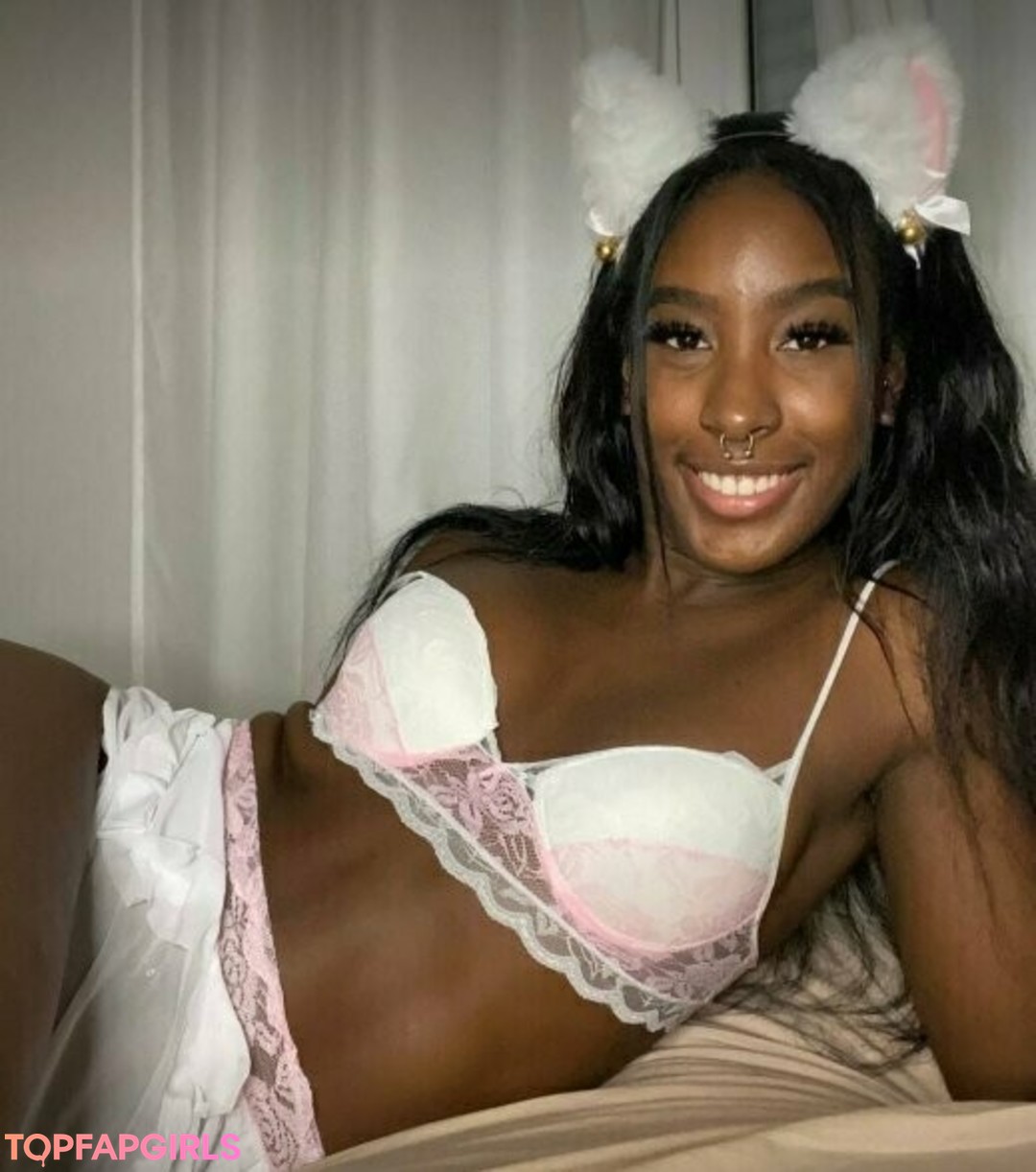 Foto desnuda filtrada de OnlyFans de Alexakiss1 #198 Foto desnuda filtrada de OnlyFans de Alexakiss1 #198