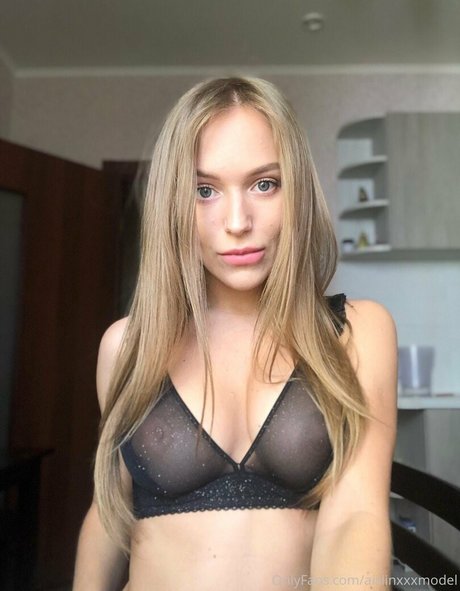 Aislinxxxmodel