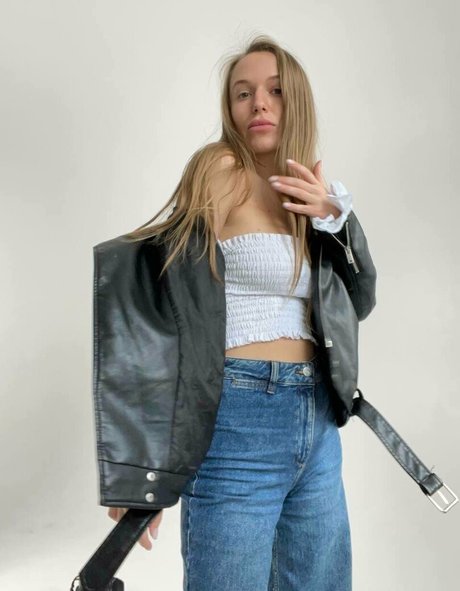 Aislinxxxmodel