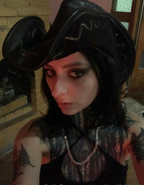 Foto desnuda filtrada de OnlyFans de Yolandiblack