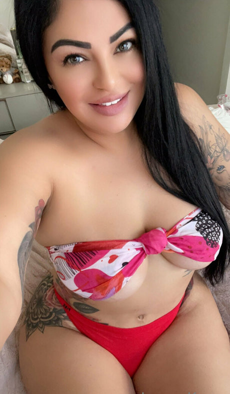 Foto desnuda filtrada de OnlyFans de Thickbaddiejenna