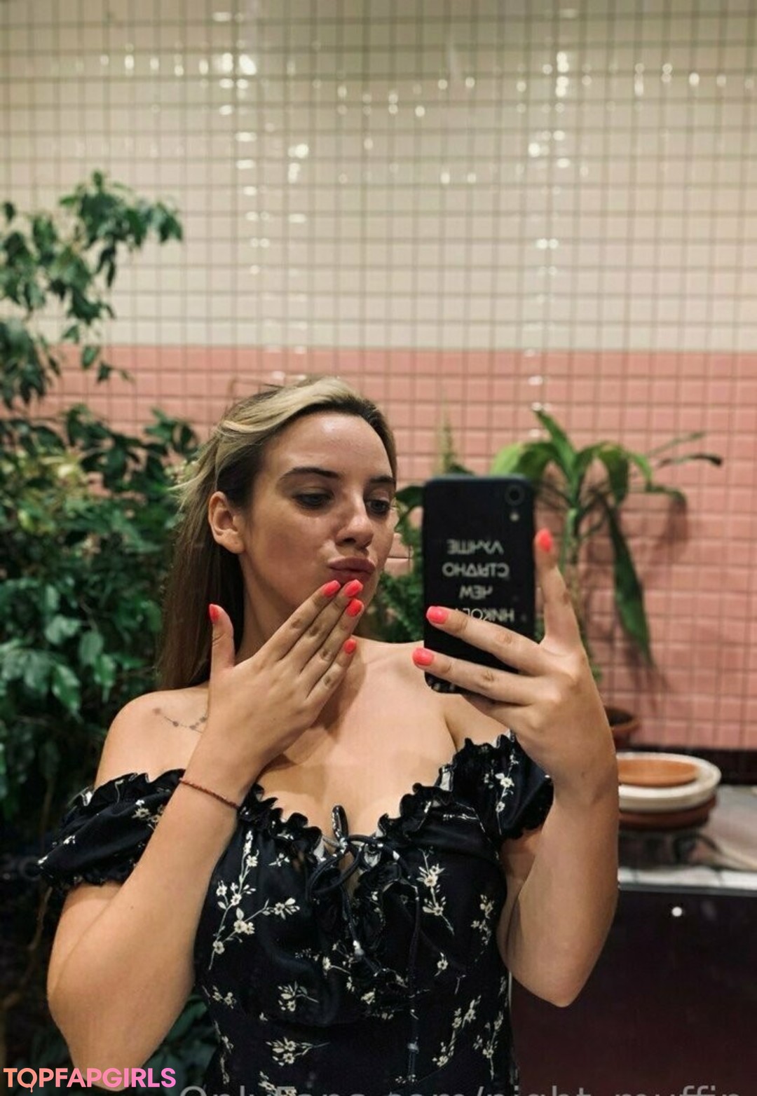 Foto desnuda filtrada de OnlyFans de Nightmuffin #116 Foto desnuda filtrada de OnlyFans de Nightmuffin #116