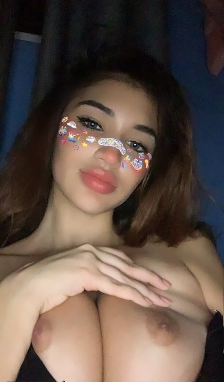 Foto desnuda filtrada de OnlyFans de Adelinebri