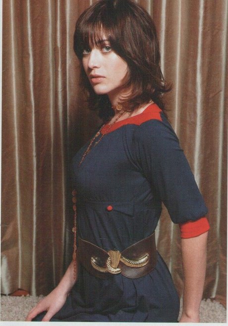 Lizzy Caplan