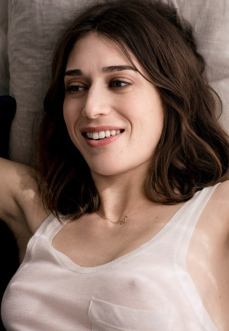 Foto desnuda filtrada de OnlyFans de Lizzy Caplan