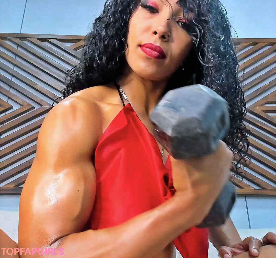 Foto desnuda filtrada de OnlyFans de Brendabiceps #83 Foto desnuda filtrada de OnlyFans de Brendabiceps #83