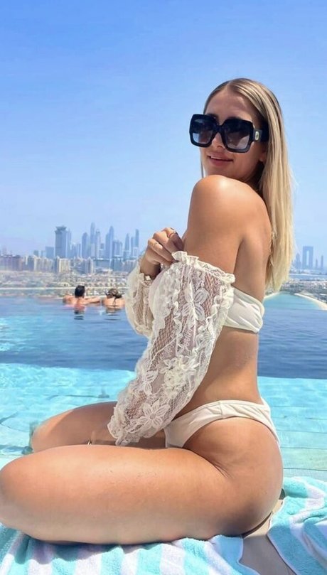 Foto desnuda filtrada de OnlyFans de Georgian Daisy Bauer