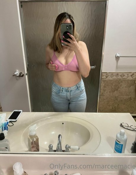 Foto desnuda filtrada de OnlyFans de Marceemacie