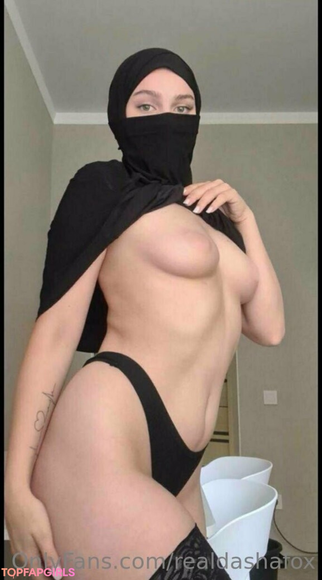 Foto desnuda filtrada de OnlyFans de Realdashafox #352 Foto desnuda filtrada de OnlyFans de Realdashafox #352