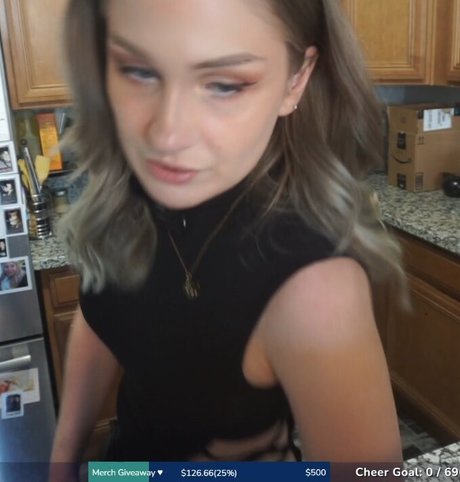 Foto desnuda filtrada de OnlyFans de Icetokki