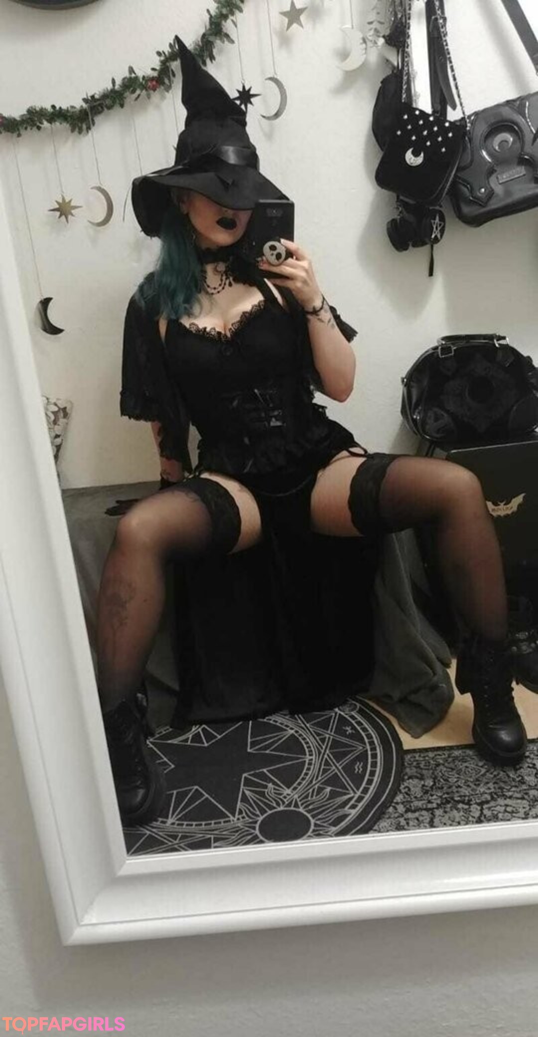 Foto desnuda filtrada de OnlyFans de Lunaticalwitch #31 Foto desnuda filtrada de OnlyFans de Lunaticalwitch #31