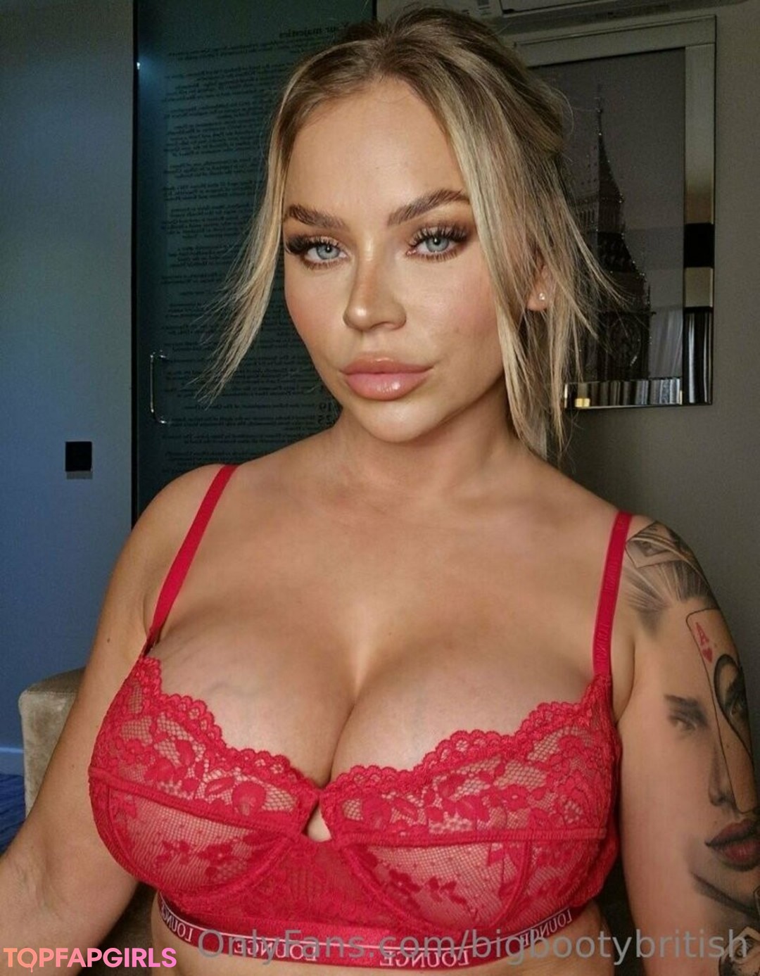 Foto desnuda filtrada de OnlyFans de Bigbootybritish #105 Foto desnuda filtrada de OnlyFans de Bigbootybritish #105