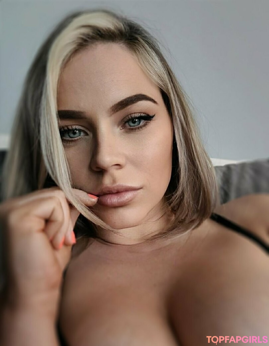 Foto desnuda filtrada de OnlyFans de Bigbootybritish #29 Foto desnuda filtrada de OnlyFans de Bigbootybritish #29