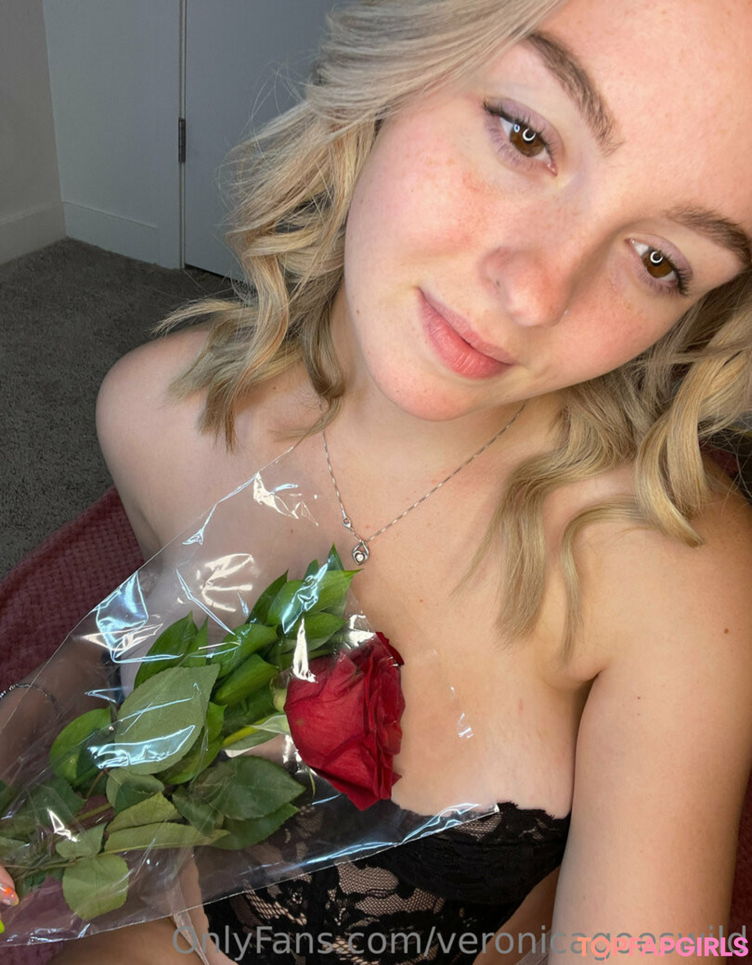 Foto desnuda filtrada de OnlyFans de Veronicagoeswild #16 Foto desnuda filtrada de OnlyFans de Veronicagoeswild #16