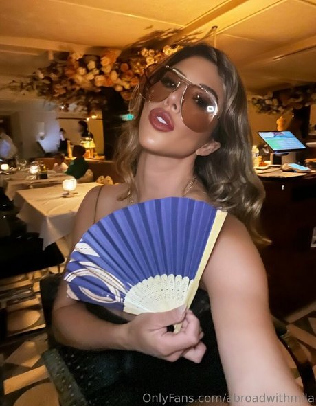 Foto desnuda filtrada de OnlyFans de Abroadwithmila