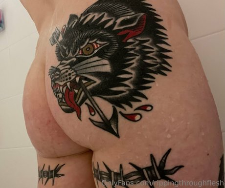 Foto desnuda filtrada de OnlyFans de Rippingthroughflesh
