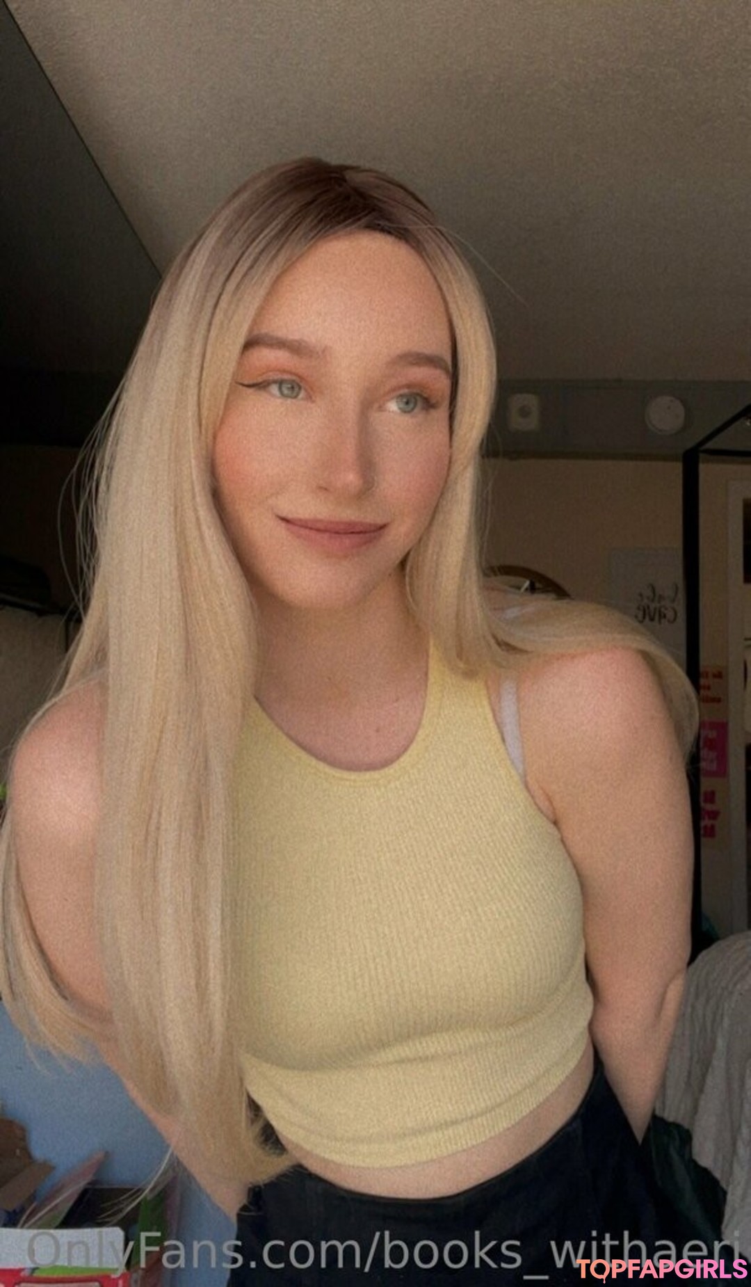 Foto desnuda filtrada de OnlyFans de Bookswithaeri #2 Foto desnuda filtrada de OnlyFans de Bookswithaeri #2