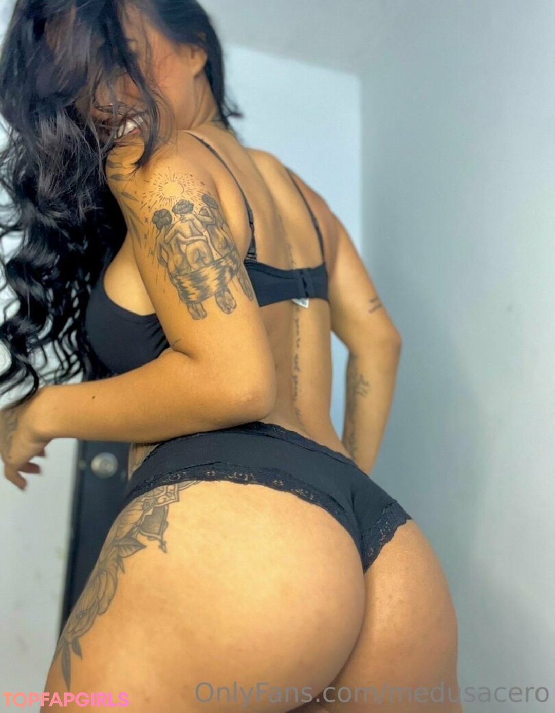 Foto desnuda filtrada de OnlyFans de Medusacero #55 Foto desnuda filtrada de OnlyFans de Medusacero #55