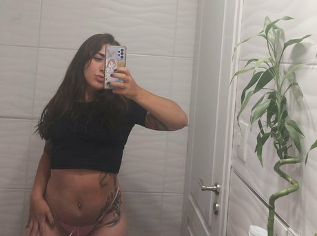 Foto desnuda filtrada de OnlyFans de Ursoftbee