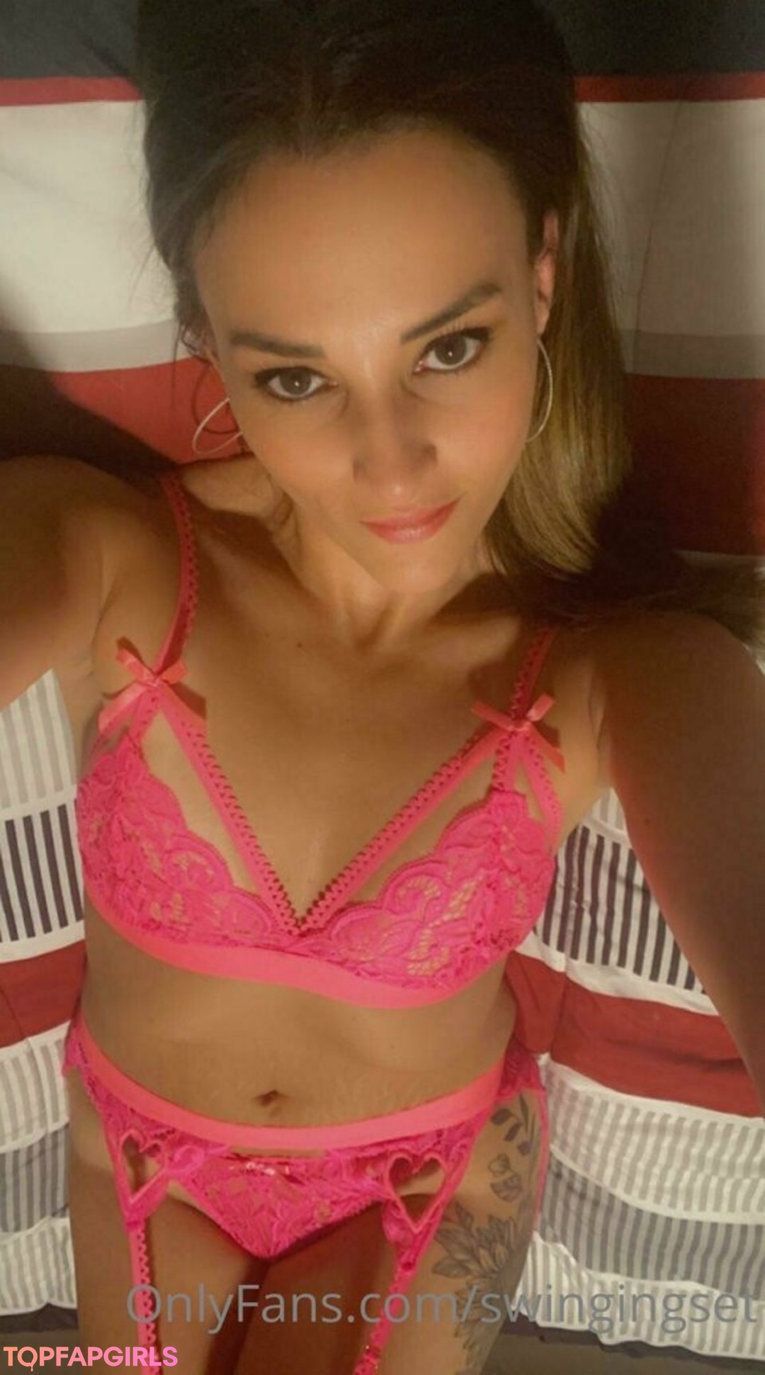 Foto desnuda filtrada de OnlyFans de Swingingset #71 Foto desnuda filtrada de OnlyFans de Swingingset #71