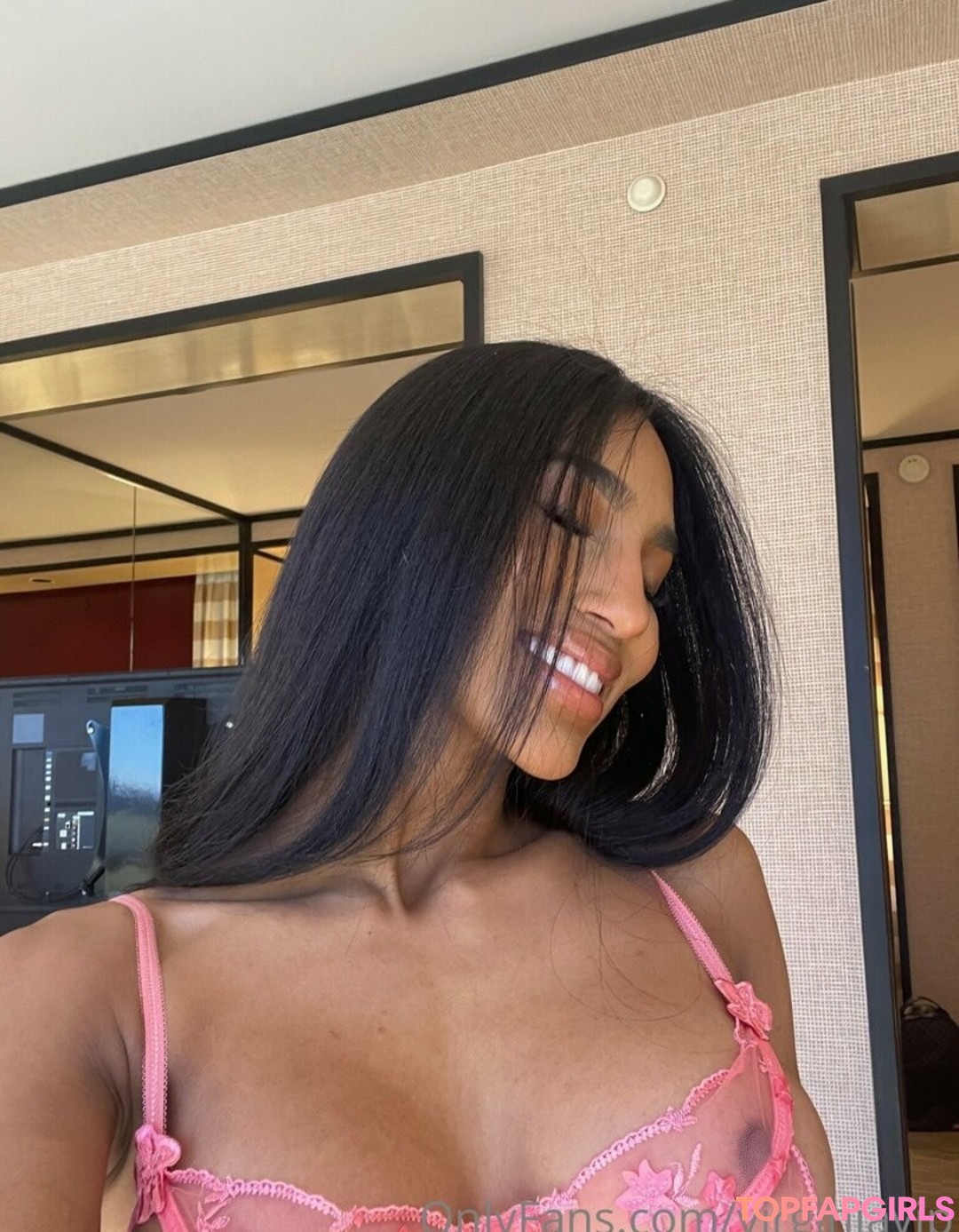 Foto desnuda filtrada de OnlyFans de Virginasanhousefree #26 Foto desnuda filtrada de OnlyFans de Virginasanhousefree #26